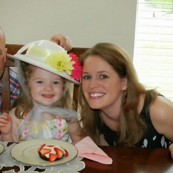 Meet your Posher, Laura lippert - Picture 1 of 1